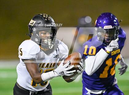 Thumbnail 3 in Sealy vs. Center (UIL D4 Area Playoff) photogallery.