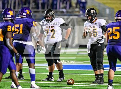 Thumbnail 1 in Sealy vs. Center (UIL D4 Area Playoff) photogallery.