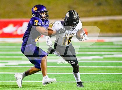 Thumbnail 2 in Sealy vs. Center (UIL D4 Area Playoff) photogallery.