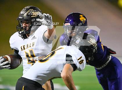 Thumbnail 1 in Sealy vs. Center (UIL D4 Area Playoff) photogallery.