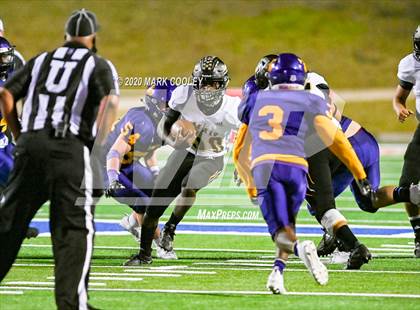 Thumbnail 1 in Sealy vs. Center (UIL D4 Area Playoff) photogallery.