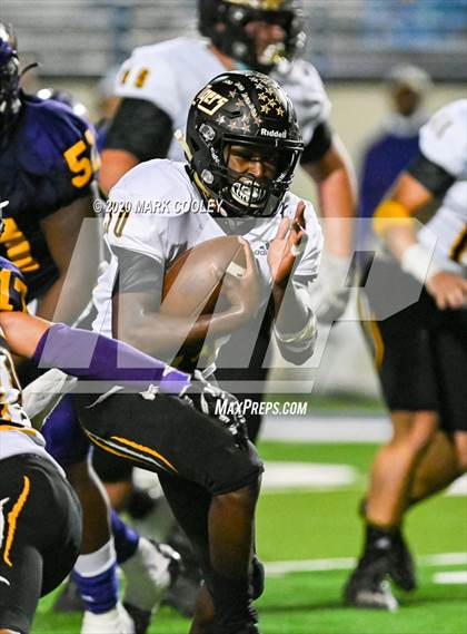 Thumbnail 1 in Sealy vs. Center (UIL D4 Area Playoff) photogallery.
