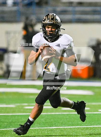 Thumbnail 3 in Sealy vs. Center (UIL D4 Area Playoff) photogallery.