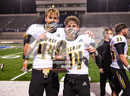 Thumbnail 2 in Sealy vs. Center (UIL D4 Area Playoff) photogallery.