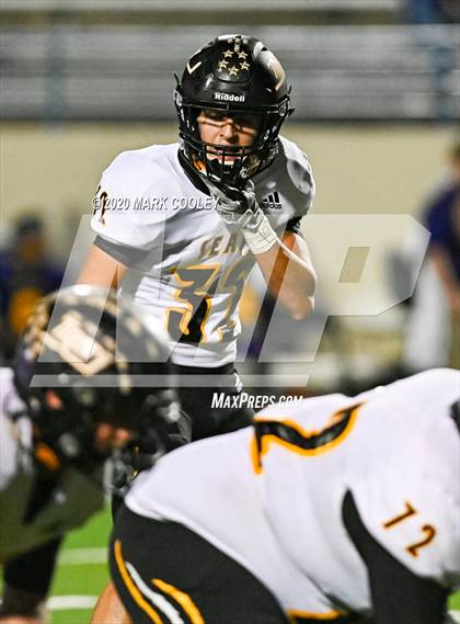 Thumbnail 2 in Sealy vs. Center (UIL D4 Area Playoff) photogallery.