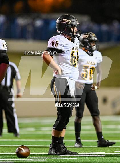 Thumbnail 2 in Sealy vs. Center (UIL D4 Area Playoff) photogallery.