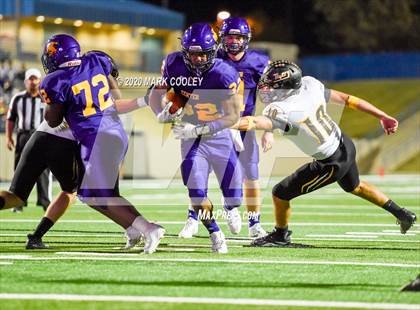 Thumbnail 2 in Sealy vs. Center (UIL D4 Area Playoff) photogallery.