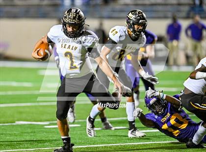 Thumbnail 3 in Sealy vs. Center (UIL D4 Area Playoff) photogallery.