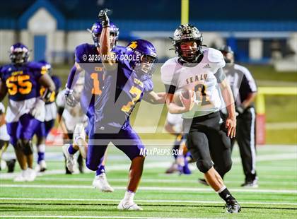 Thumbnail 2 in Sealy vs. Center (UIL D4 Area Playoff) photogallery.