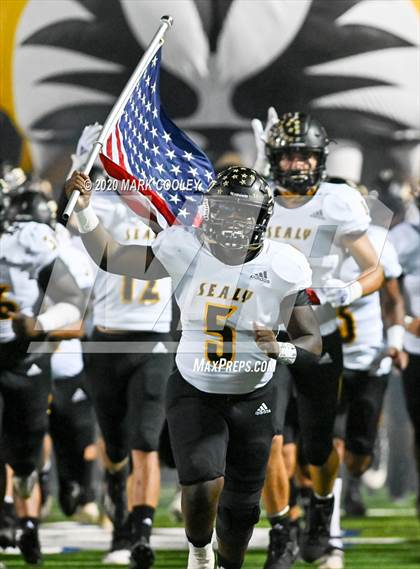 Thumbnail 1 in Sealy vs. Center (UIL D4 Area Playoff) photogallery.