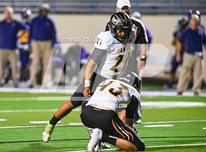 Thumbnail 3 in Sealy vs. Center (UIL D4 Area Playoff) photogallery.
