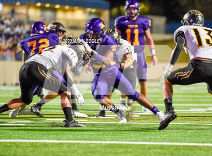 Thumbnail 3 in Sealy vs. Center (UIL D4 Area Playoff) photogallery.