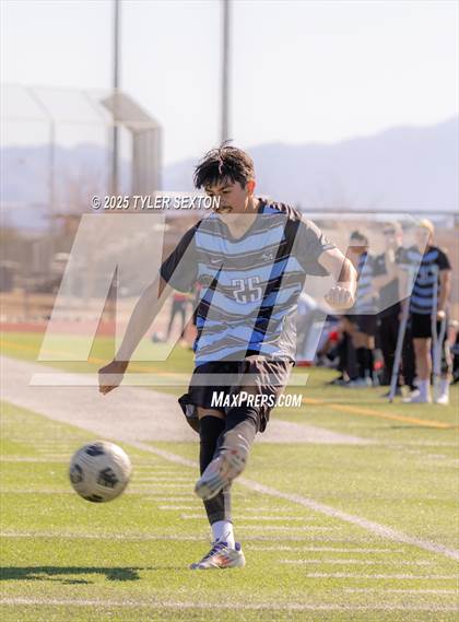 Thumbnail 2 in Thunderbird vs. Mica Mountain  (AIA 4A Quarterfinal) photogallery.