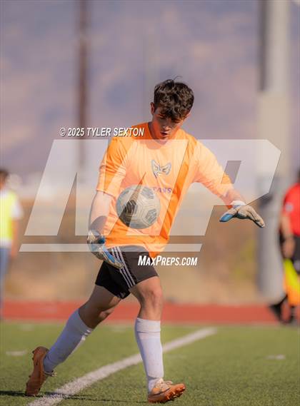 Thumbnail 3 in Thunderbird vs. Mica Mountain  (AIA 4A Quarterfinal) photogallery.