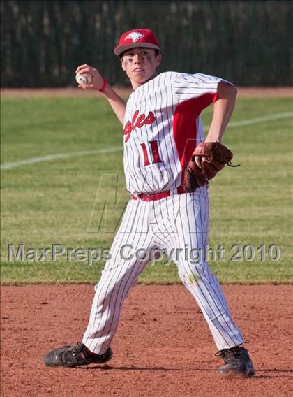 Thumbnail 1 in Santa Fe Christian vs. West Salem photogallery.