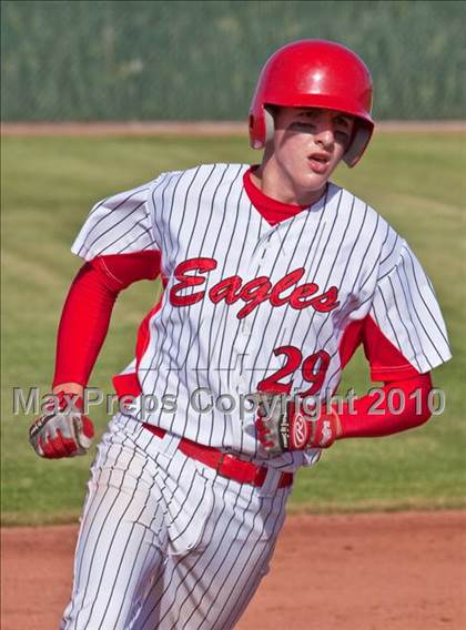 Thumbnail 1 in Santa Fe Christian vs. West Salem photogallery.