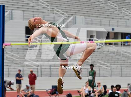 Thumbnail 1 in UIL Regional Track & Field Meet R3 photogallery.