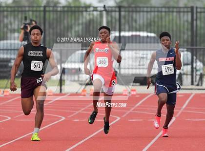 Thumbnail 1 in UIL Regional Track & Field Meet R3 photogallery.
