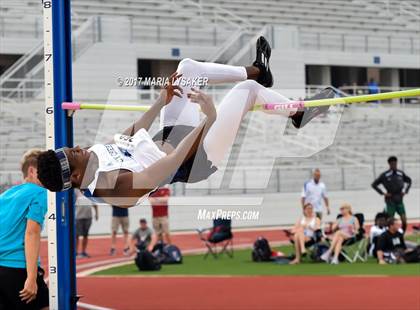 Thumbnail 2 in UIL Regional Track & Field Meet R3 photogallery.