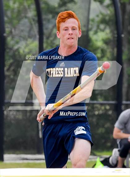 Thumbnail 1 in UIL Regional Track & Field Meet R3 photogallery.