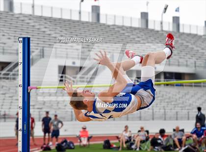 Thumbnail 1 in UIL Regional Track & Field Meet R3 photogallery.