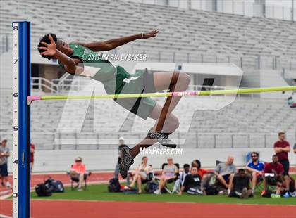 Thumbnail 1 in UIL Regional Track & Field Meet R3 photogallery.