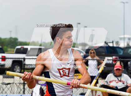 Thumbnail 2 in UIL Regional Track & Field Meet R3 photogallery.