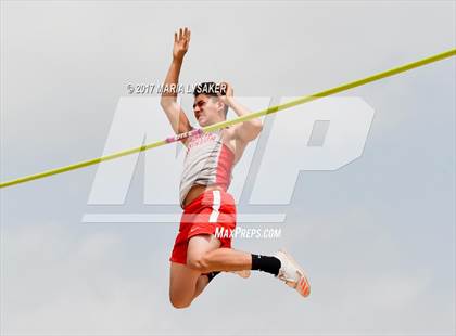 Thumbnail 3 in UIL Regional Track & Field Meet R3 photogallery.