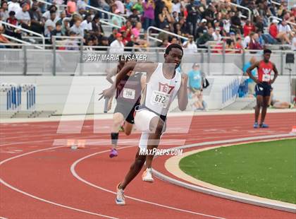 Thumbnail 1 in UIL Regional Track & Field Meet R3 photogallery.