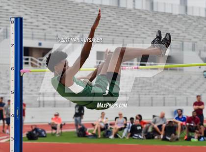 Thumbnail 2 in UIL Regional Track & Field Meet R3 photogallery.