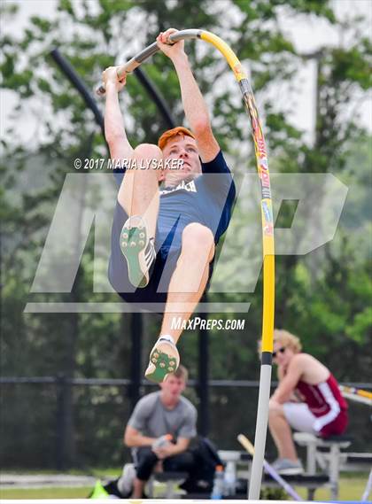 Thumbnail 1 in UIL Regional Track & Field Meet R3 photogallery.