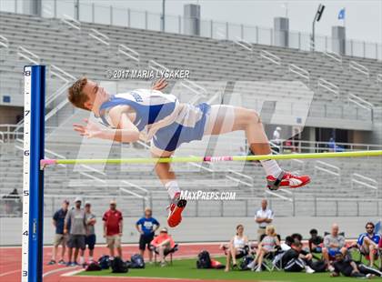 Thumbnail 3 in UIL Regional Track & Field Meet R3 photogallery.