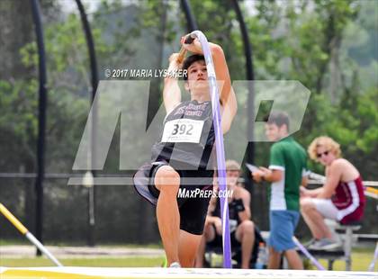 Thumbnail 1 in UIL Regional Track & Field Meet R3 photogallery.