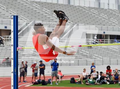 Thumbnail 1 in UIL Regional Track & Field Meet R3 photogallery.