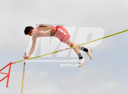 Thumbnail 1 in UIL Regional Track & Field Meet R3 photogallery.
