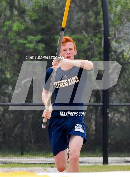Thumbnail 2 in UIL Regional Track & Field Meet R3 photogallery.
