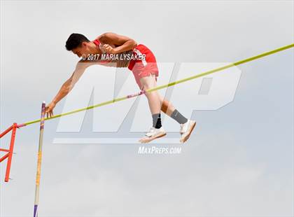 Thumbnail 2 in UIL Regional Track & Field Meet R3 photogallery.