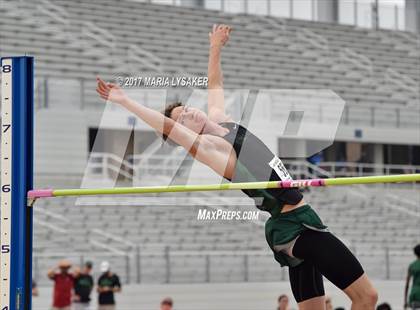 Thumbnail 1 in UIL Regional Track & Field Meet R3 photogallery.
