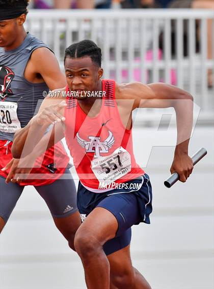 Thumbnail 2 in UIL Regional Track & Field Meet R3 photogallery.