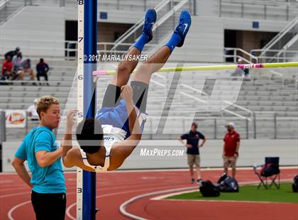 Thumbnail 1 in UIL Regional Track & Field Meet R3 photogallery.
