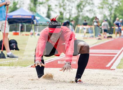 Thumbnail 1 in UIL Regional Track & Field Meet R3 photogallery.