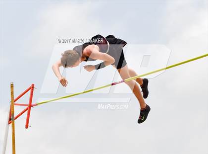 Thumbnail 2 in UIL Regional Track & Field Meet R3 photogallery.