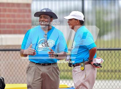 Thumbnail 1 in UIL Regional Track & Field Meet R3 photogallery.