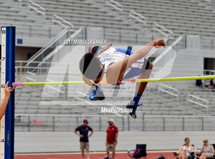 Thumbnail 2 in UIL Regional Track & Field Meet R3 photogallery.