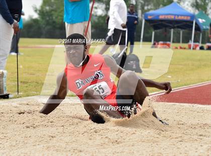 Thumbnail 2 in UIL Regional Track & Field Meet R3 photogallery.