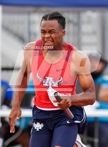 Thumbnail 1 in UIL Regional Track & Field Meet R3 photogallery.