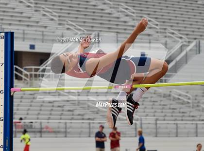 Thumbnail 2 in UIL Regional Track & Field Meet R3 photogallery.