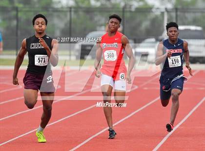 Thumbnail 2 in UIL Regional Track & Field Meet R3 photogallery.