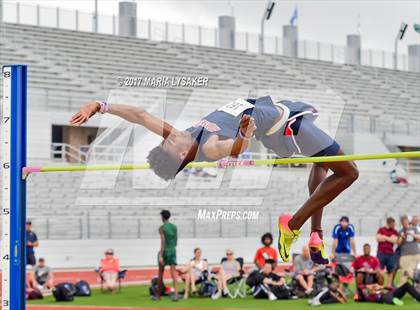 Thumbnail 1 in UIL Regional Track & Field Meet R3 photogallery.