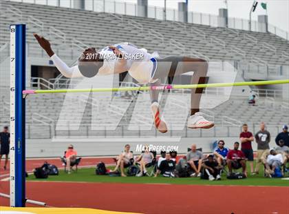 Thumbnail 3 in UIL Regional Track & Field Meet R3 photogallery.
